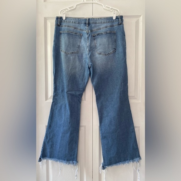 No Boundaries NOBO Juniors Distressed Flare Leg Jeans Frayed Hem Size 19 - Picture 3 of 8